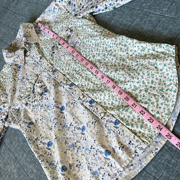 TRUE RELIGION 100% Cotton Pearl Snap Floral Western Shirt in Blue and White | S - Picture 11 of 11